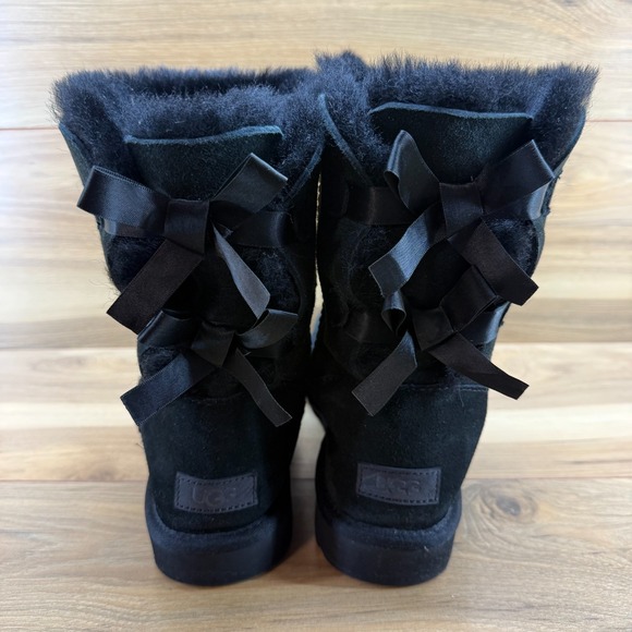 UGG Bailey Bow Short Womens 10 Black Suede Shearling Fur Lined Boots - Picture 8 of 12